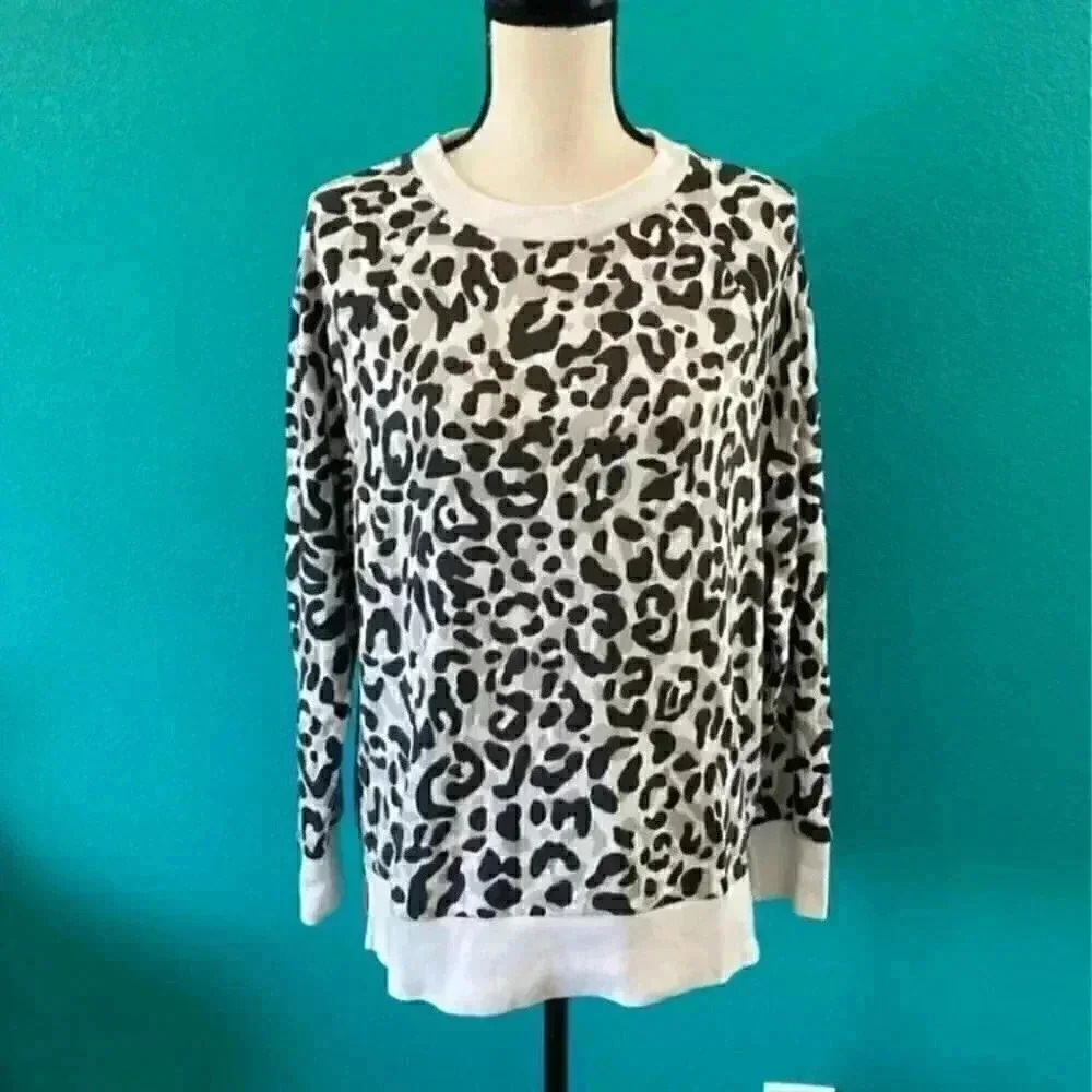Victoria’s Secret pink Leopard print pull over in size xs